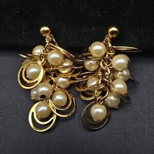 Avon Faux Pearl Gold Tone Clip On Earrings 1994 Beaded Beauty In Box